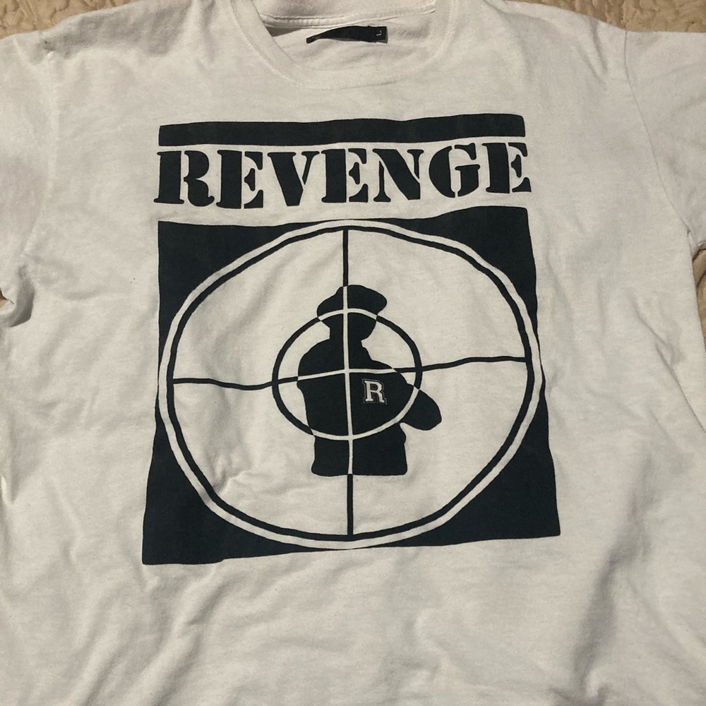 Revenge public enemy t-shirt size Large